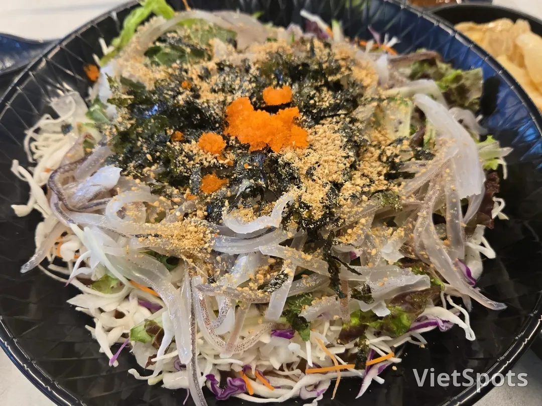 (旅行3) 島村の刺身店