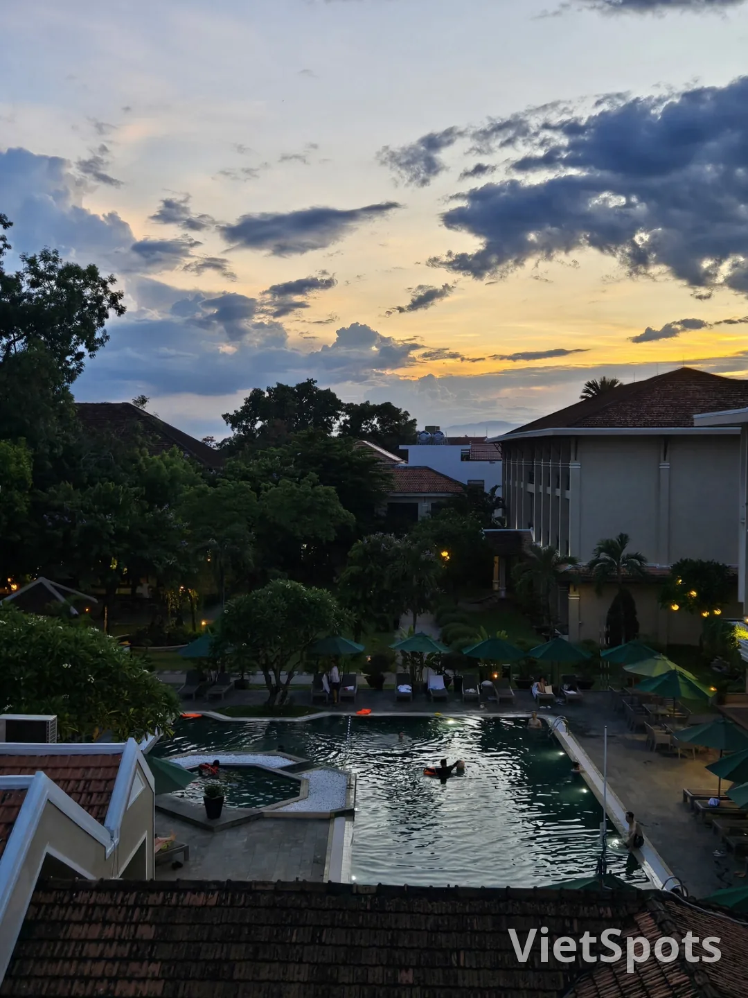 🇻🇳 Bầu trời Hội An vào giờ này