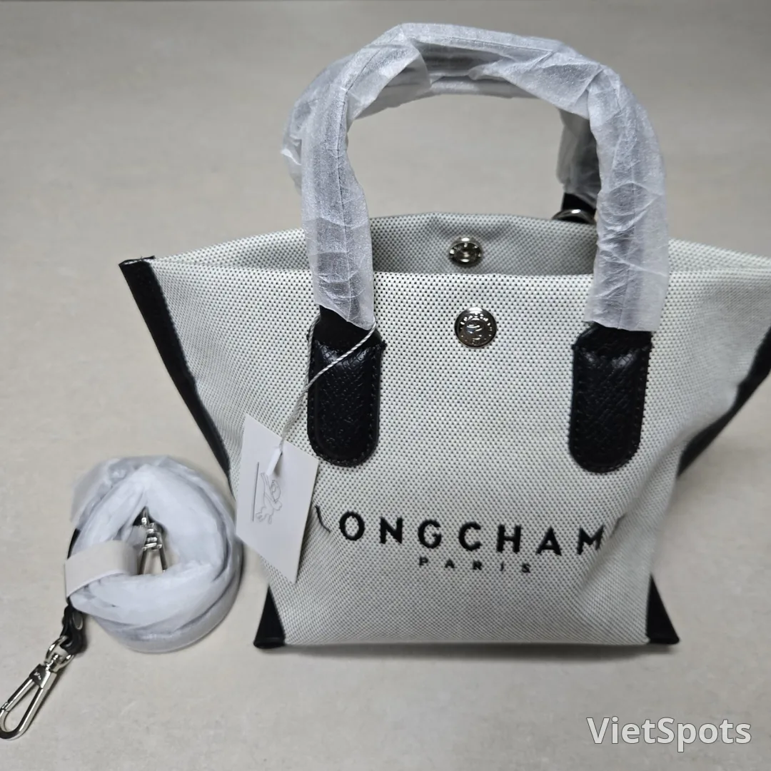 🇻🇳 ロンシャンの新商品だそうです ♡