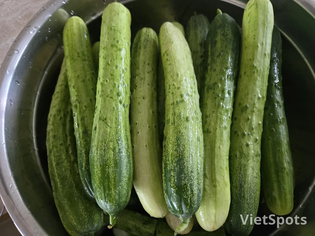🥒 こんな時間に...