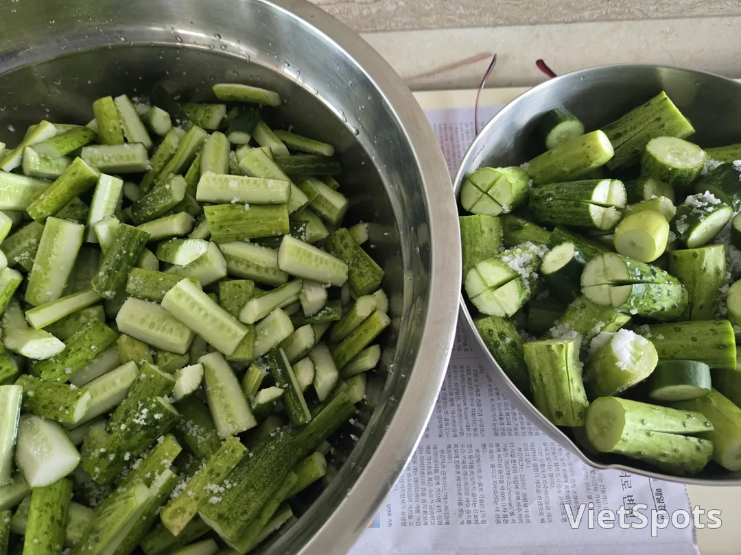 🥒 こんな時間に...