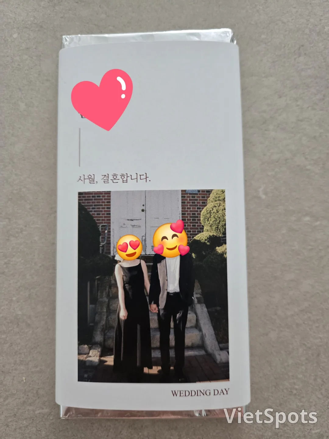 Have you ever received a wedding invitation like this? ♡
