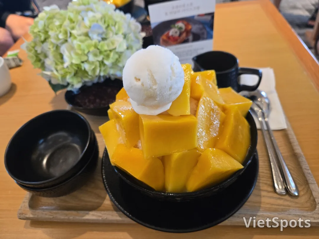 🏨 Shilla Monogram "Mango Bingsu