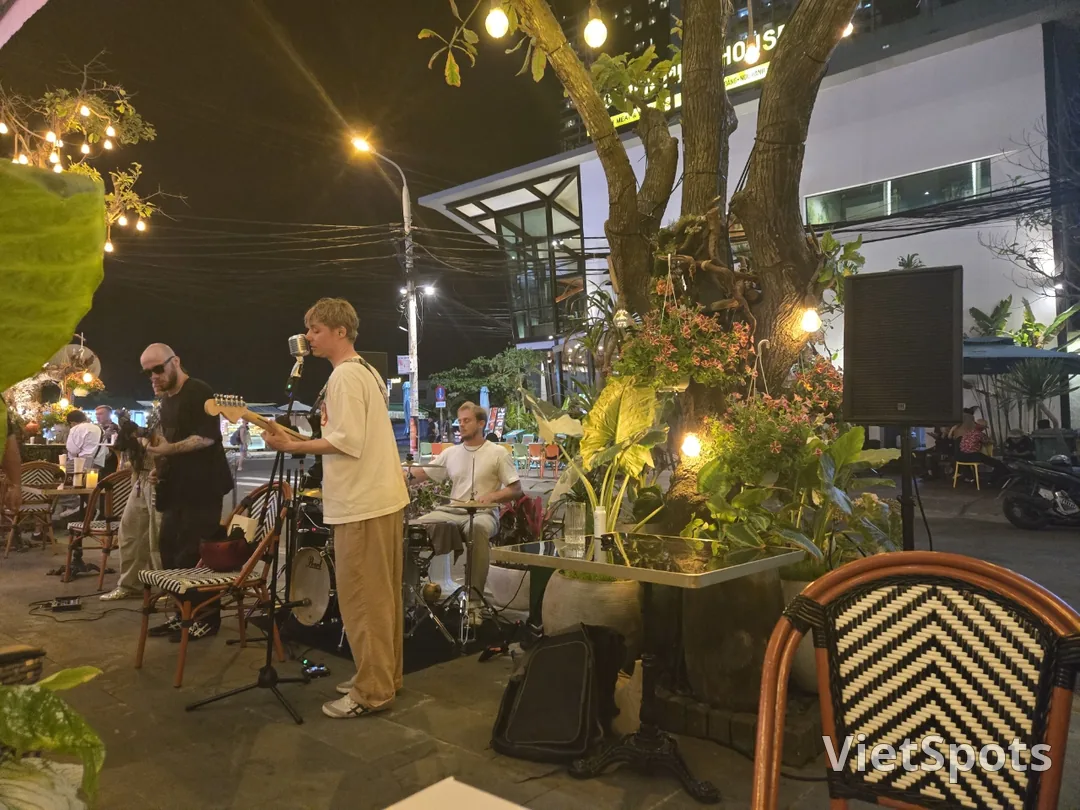 🇻🇳✍️ Khách sạn Boutique PĀMA "Bistro tầng 1