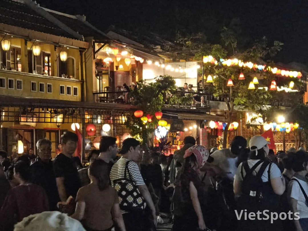 🇻🇳✍️ 会安的白天与夜晚风景