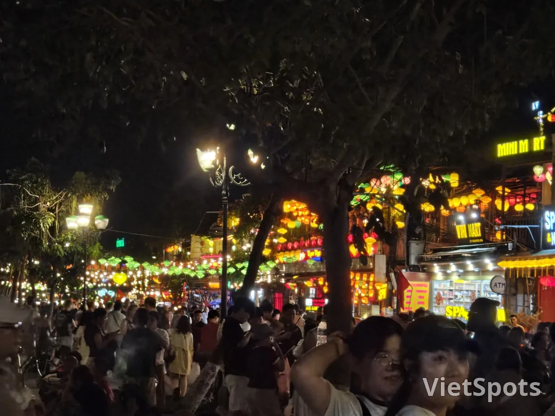 🇻🇳✍️ 会安的白天与夜晚风景
