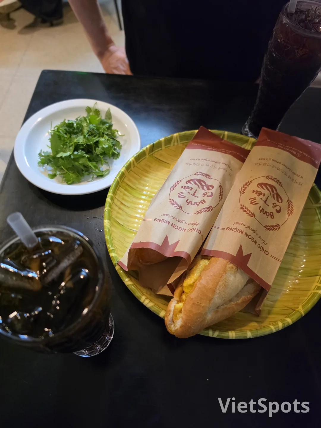 🇻🇳 Egg banh mi hotspot "Banh Mi Co Tien