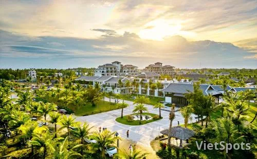 การพักผ่อนริมชายหาดอันแสนสุขในบิ่ญมิญ ทังบิ่ญ ฮอยอัน เวียดนาม