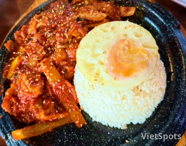 मैं यहाँ कोरिया में हूँ या वियतनाम में??!! feat. DOKDO कोरियाई रेस्टोरेंट 😋😋🍴🍴