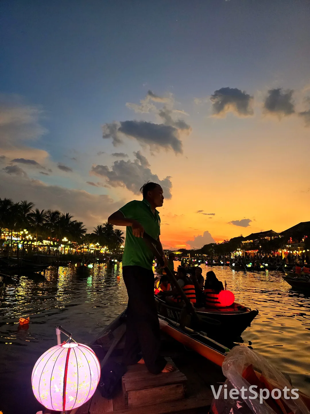 Hoi An wish boat