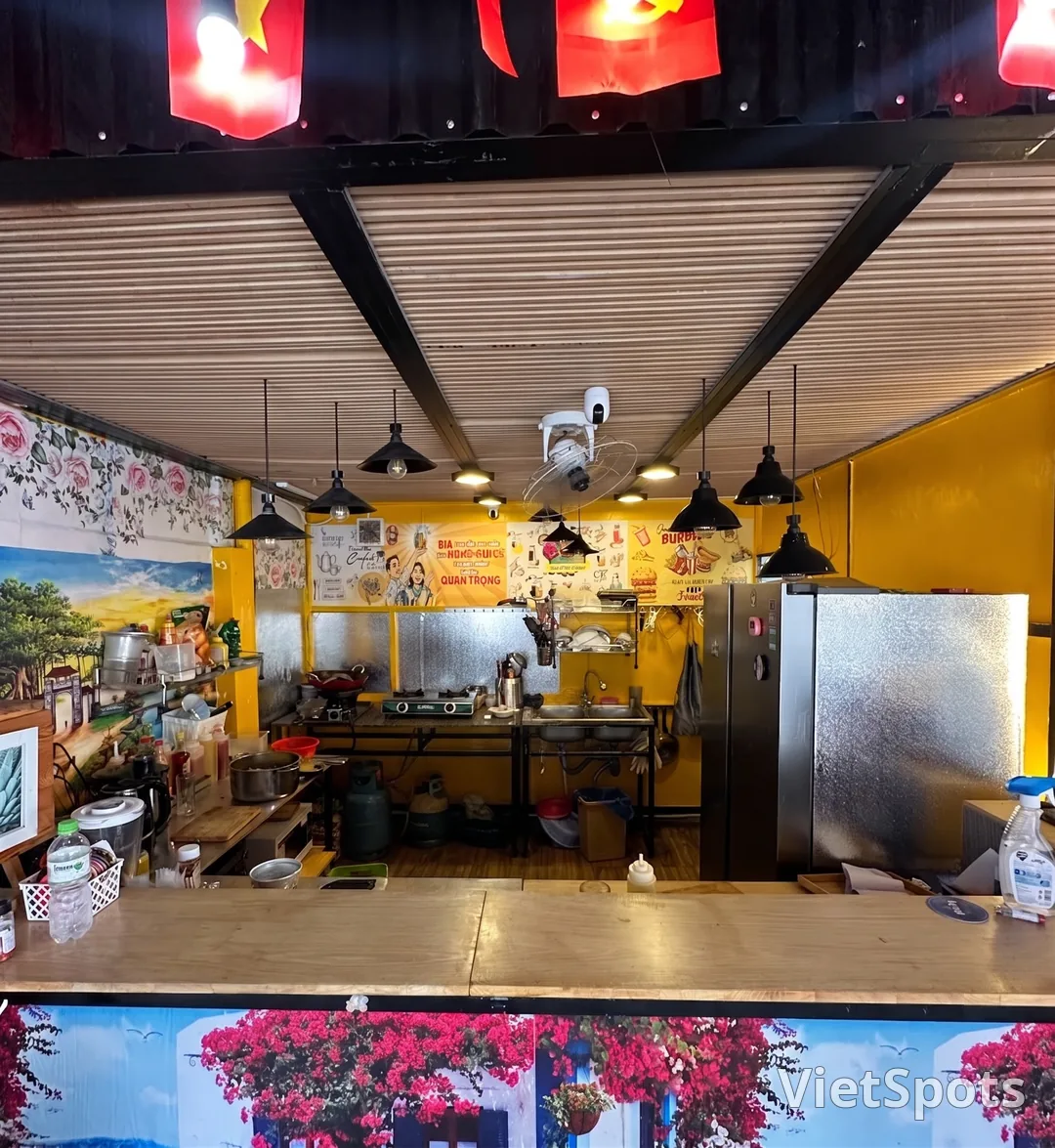 ✨Không khí 'Nhà hàng Yoon' bắt gặp ở Đà Nẵng! Mình đã ghé quán ngon 'Kaylin Food and Drink'! 🏝️