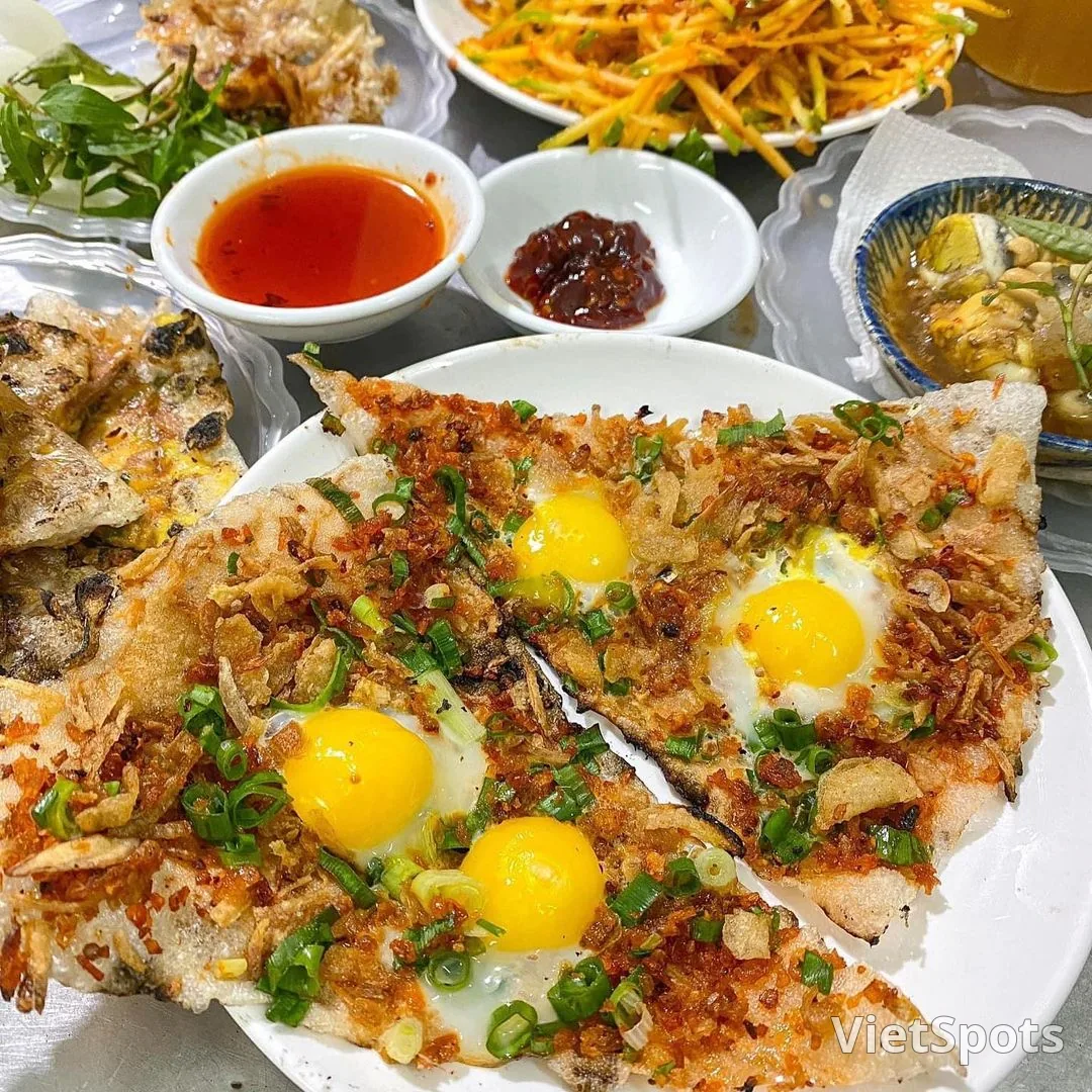 🥢 Bánh Tráng Kẹp Dì Hoa – 岘港山城街道上"令人感伤而难忘"的小食 ❤️