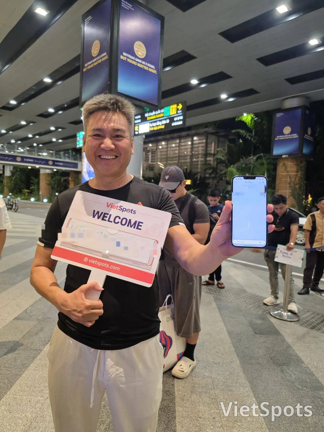 Vietspots airport pickup! Get a discount and use it^^