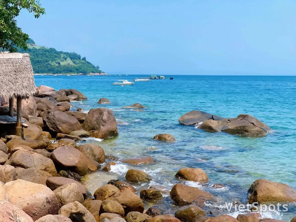 Bãi Rạng Bãi Bụt một vẻ đẹp biển khác của thành phố