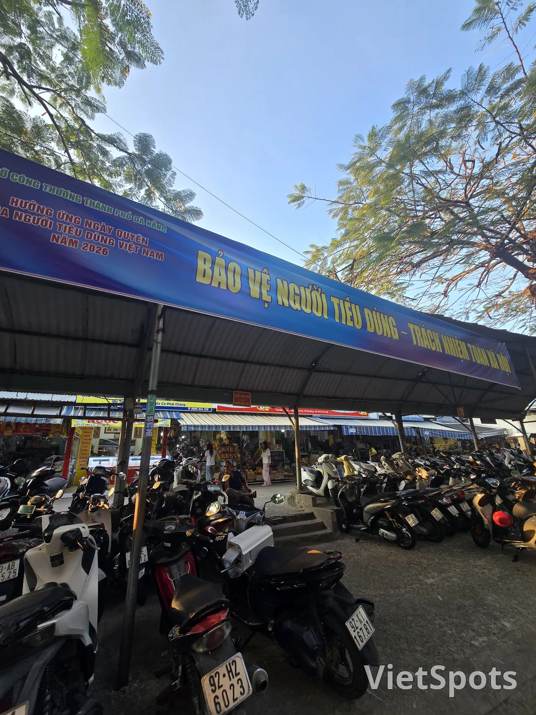 Bac My An Market Food Area