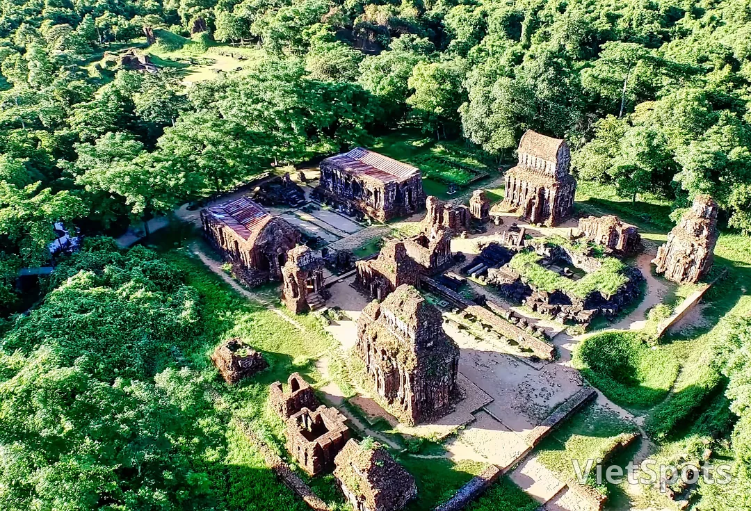 Toàn cảnh khu đền tháp Mỹ Sơn