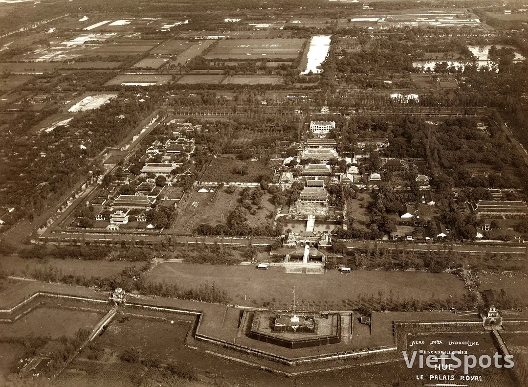 Ảnh hàng không Pháp năm 1932: toàn cảnh Hoàng thành Huế nhìn từ trên cao