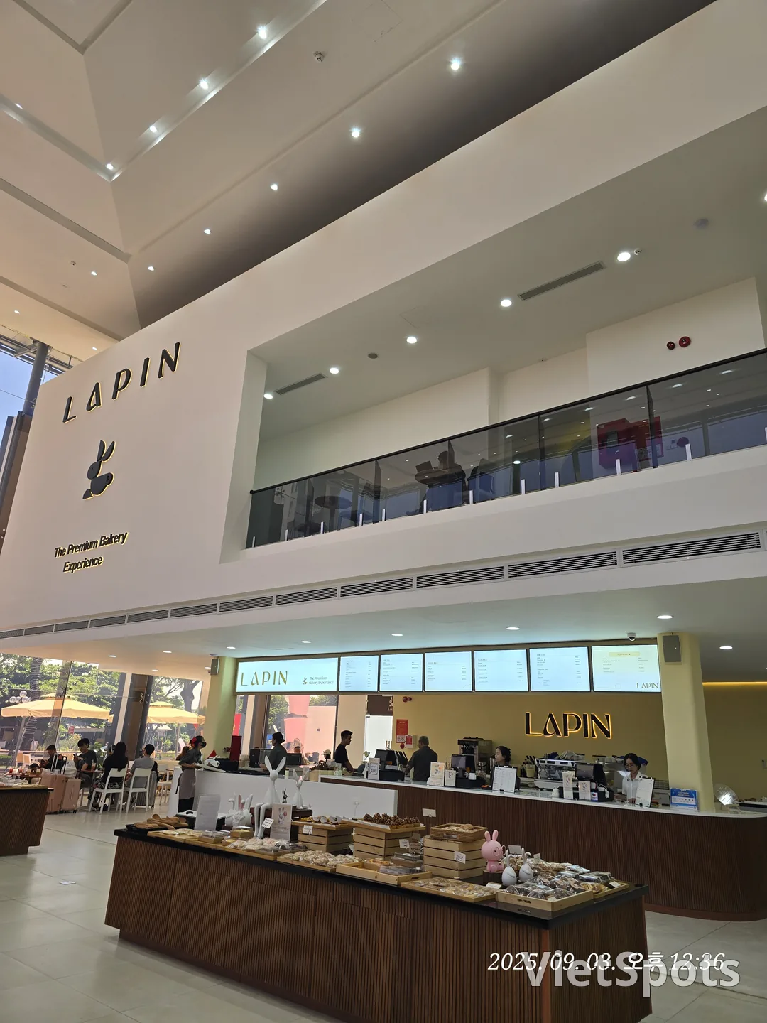 🇻🇳 Quán cà phê bánh ngọt lớn LAPIN