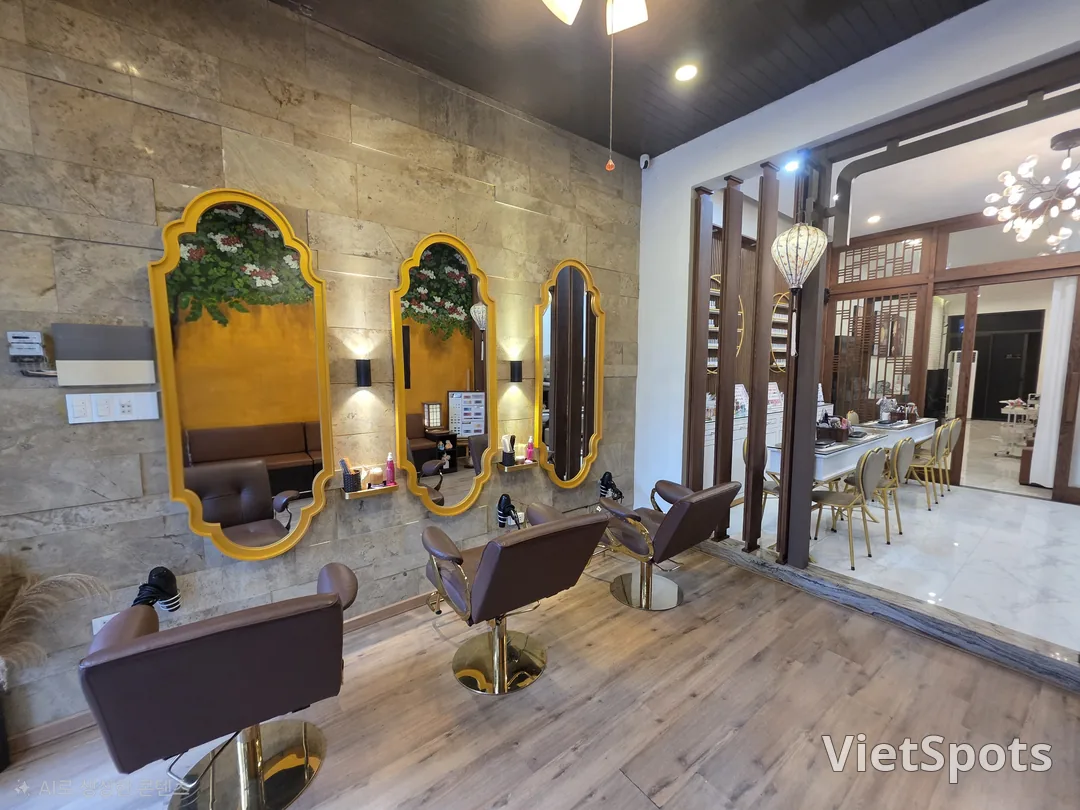 VietSpots Welcome Pack Moonmoon Barber Shop