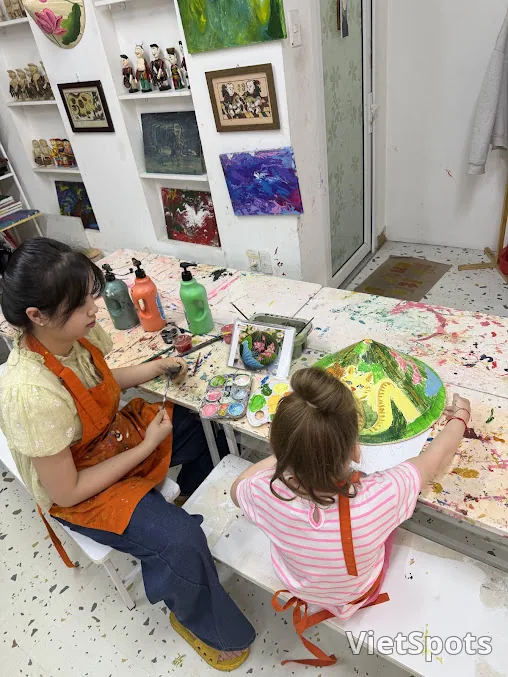 🎨 ダナン・アートクラス – 自分の手でダナンからの贈り物を作ろう