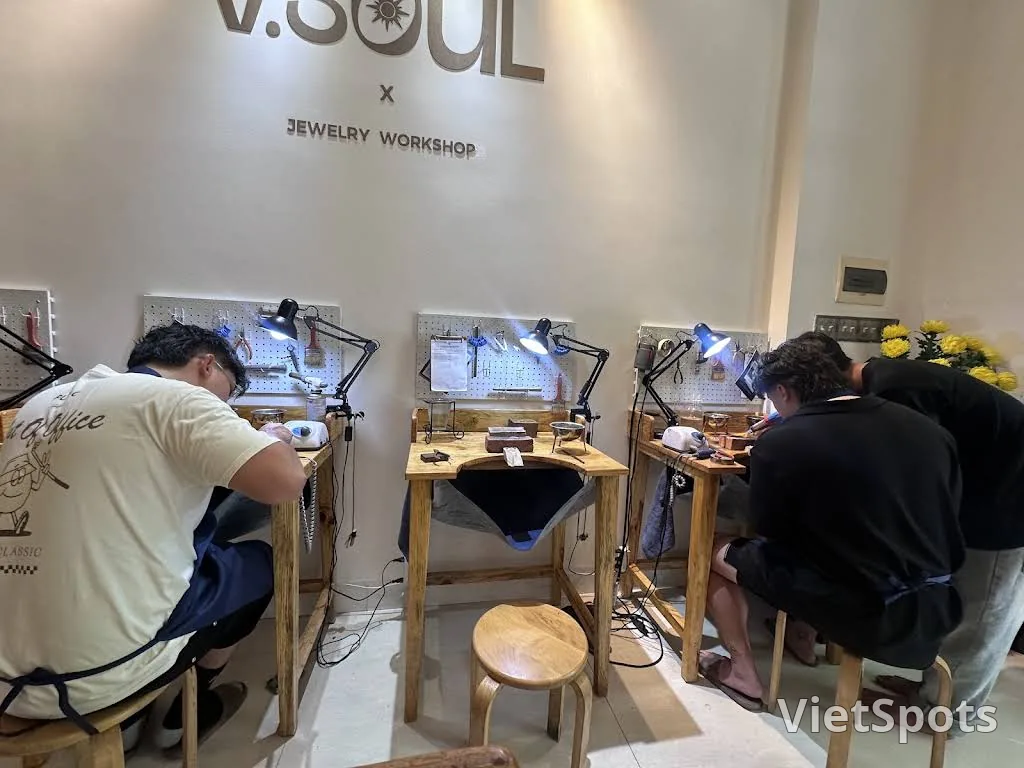 V.SOUL Jewelry Atelier – ダナンで手作りしたシルバーリングを持ち帰ろう