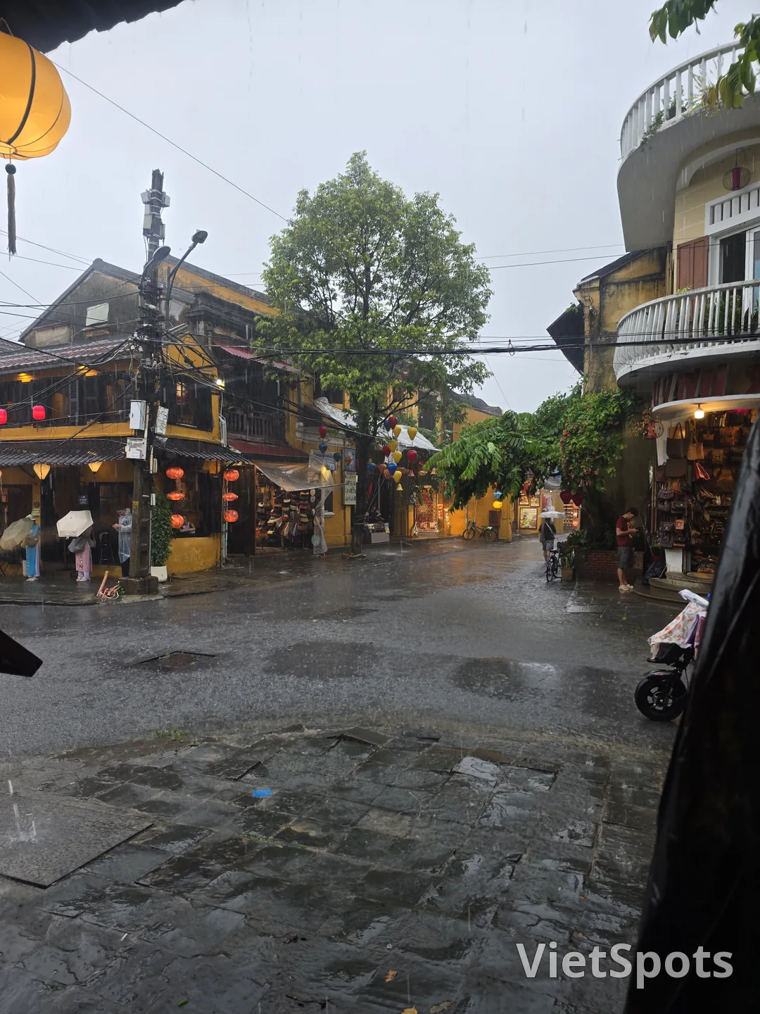 Uncle Huan Coffee & Restaurant