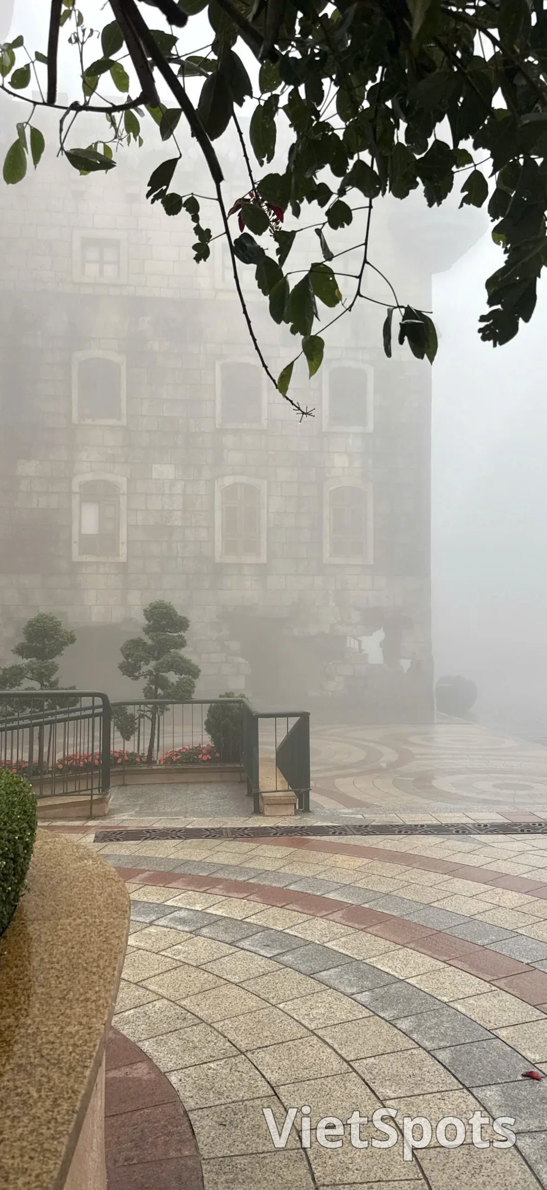 🌫️ How's Bà Nà Hills today? Let's share a real weather review for September 23 with everyone!