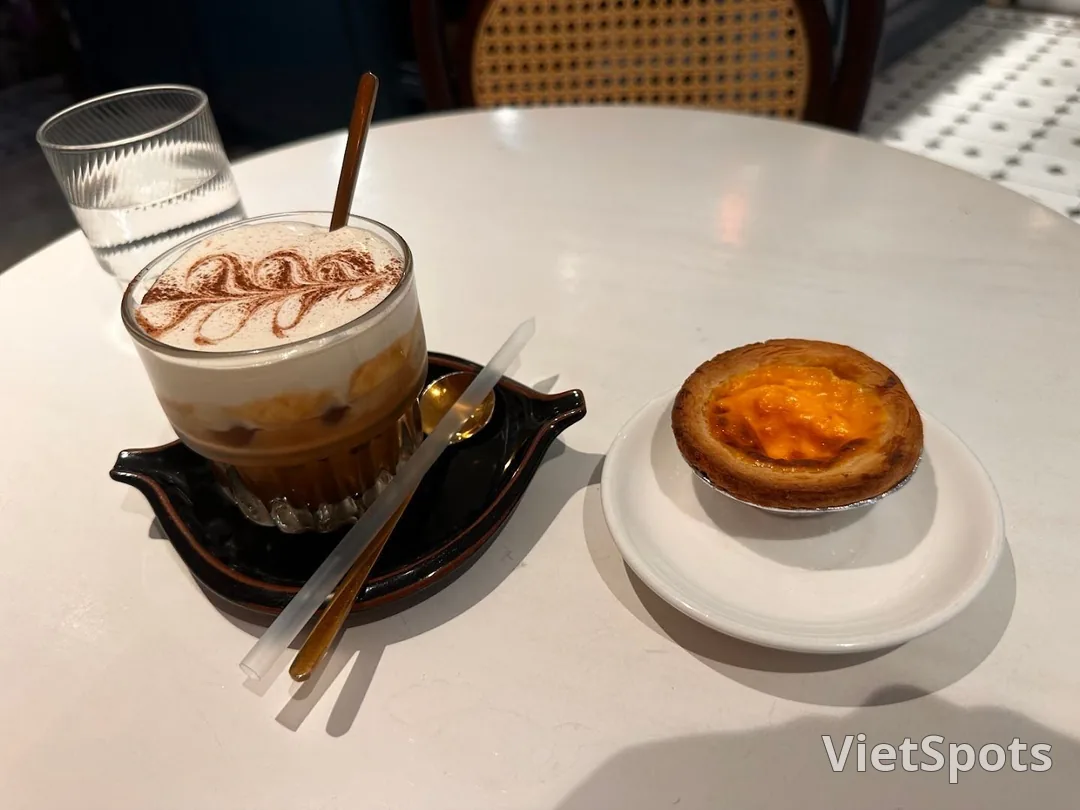 Afternoon at Nắng Ngọt Pâtisserie — a lovely little French bakery in the heart of Đà Nẵng