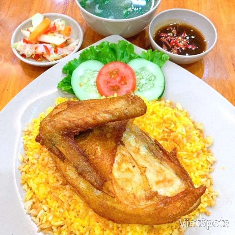 Da Nang cuisine: 26 delicious dishes that captivate diners from all directions