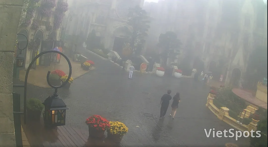🌫️ BA NA HILLS 09/24: COLD & FOG COVERS THE MOUNTAIN PEAK!