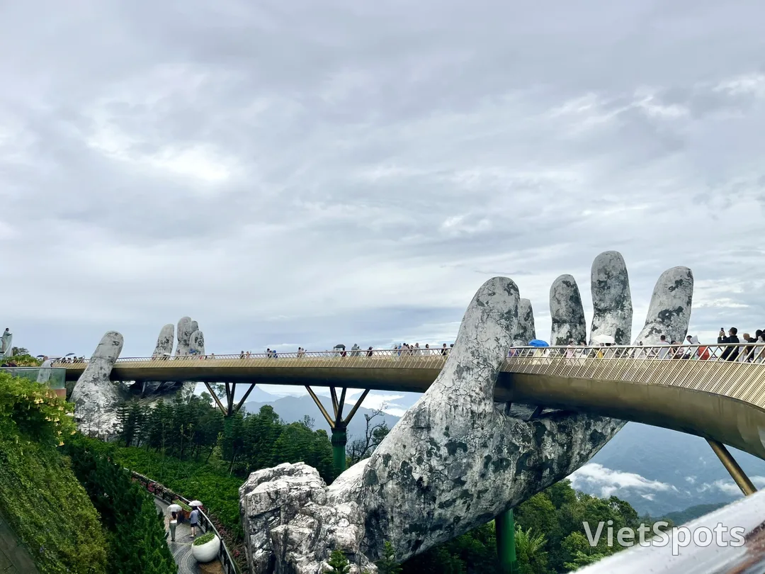 🌫️ BA NA HILLS 09/24: COLD & FOG COVERS THE MOUNTAIN PEAK!