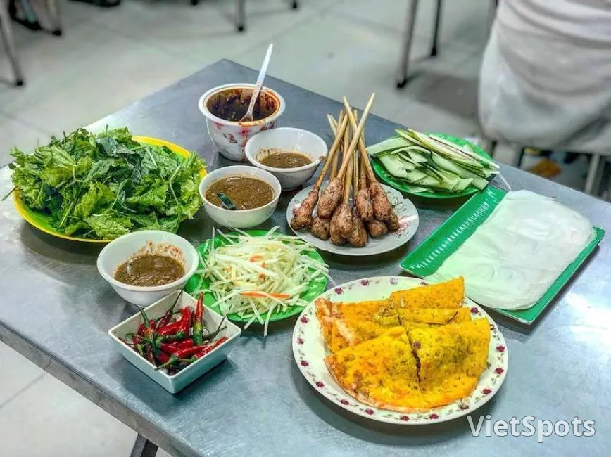 🥞 บั๋นแซวและเนมลุยดานัง – รสชาติเข้มข้นที่ไม่ควรพลาด!