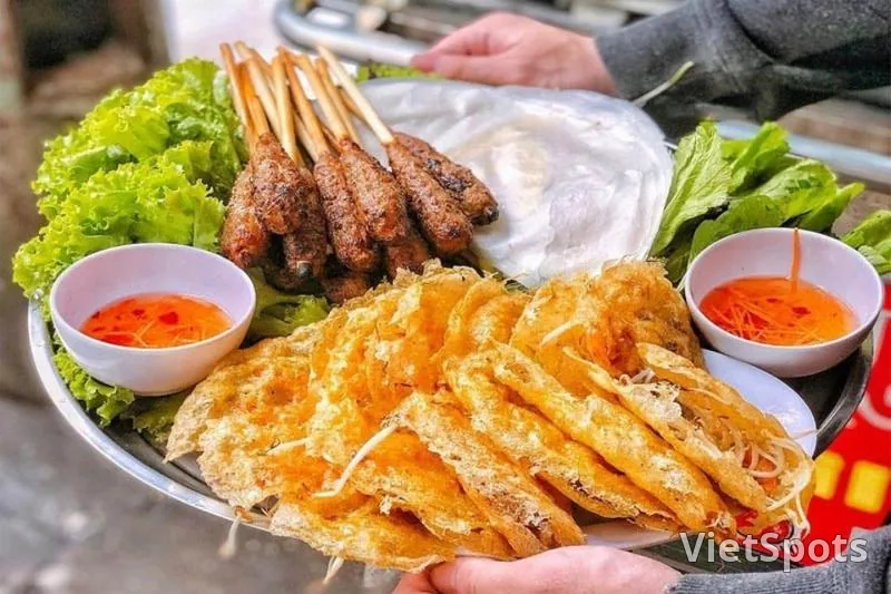🥞 บั๋นแซวและเนมลุยดานัง – รสชาติเข้มข้นที่ไม่ควรพลาด!