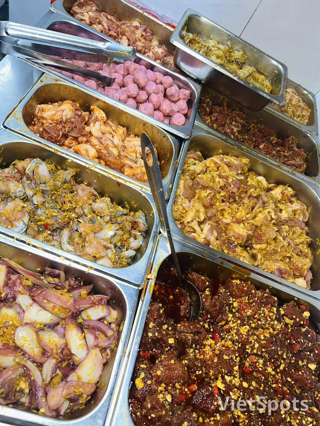 Nướng Nhóp Nhép(ヌオン・ニョップ・ニェップ) – 焼き物好きなチームのための焼肉レストラン!