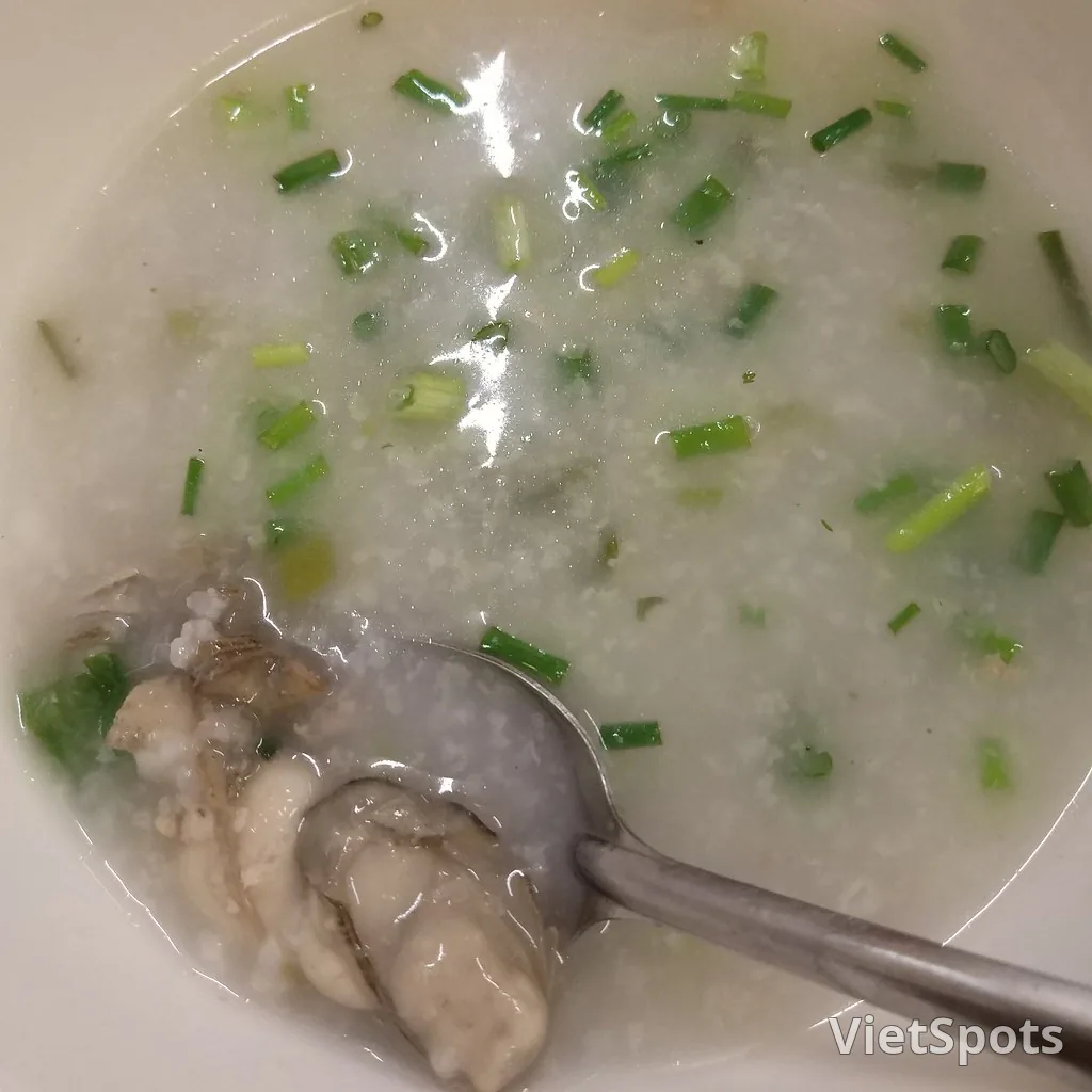 峴港蠔仔粥——一碗熱騰騰的粥,帶著越南中部潟湖的甘甜滋味