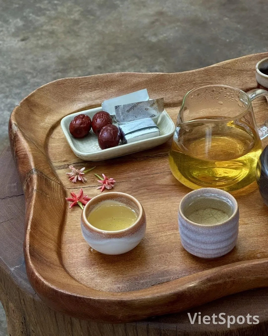 ร้านชาก๊อกญ่าตุ้ยหมิ่น — ชาเวียดนาม 40 ชนิดในซอยเล็กๆ ที่ดานัง