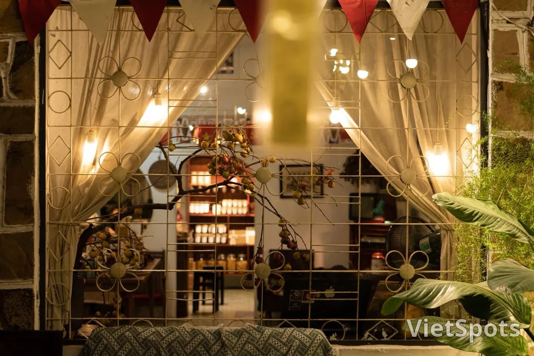 ร้านชาก๊อกญ่าตุ้ยหมิ่น — ชาเวียดนาม 40 ชนิดในซอยเล็กๆ ที่ดานัง