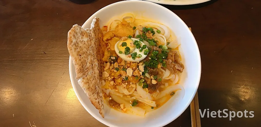 The secret behind Danang food names! "Mi Quang? Banh Xeo? Bun Mam Nem?" Can you tell what the dish is just by its name?!