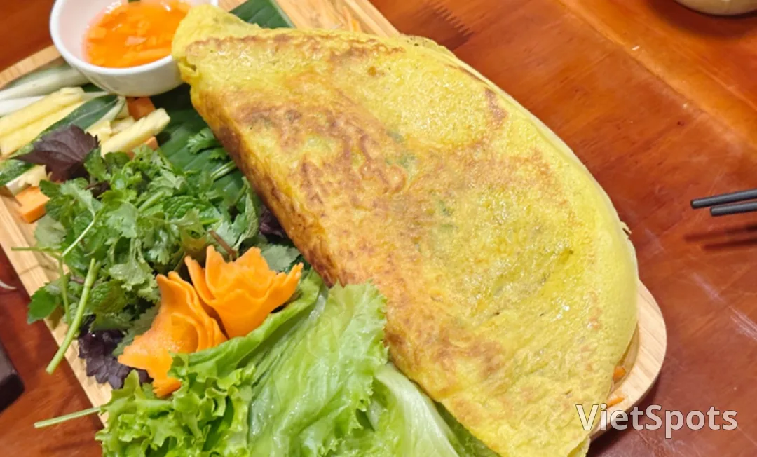 The secret behind Danang food names! "Mi Quang? Banh Xeo? Bun Mam Nem?" Can you tell what the dish is just by its name?!