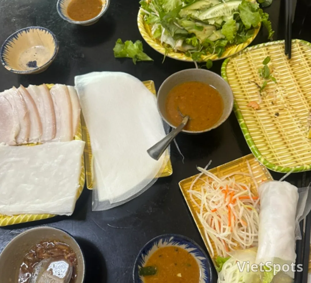 The secret behind Danang food names! "Mi Quang? Banh Xeo? Bun Mam Nem?" Can you tell what the dish is just by its name?!