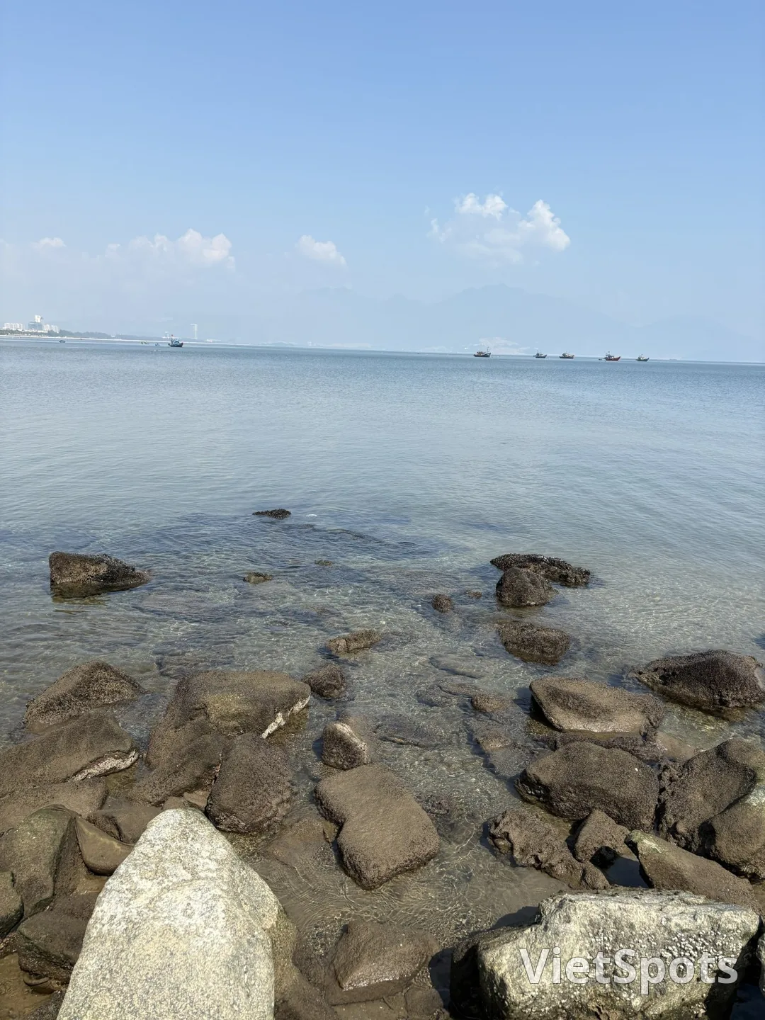 Morning by the Da Nang sea