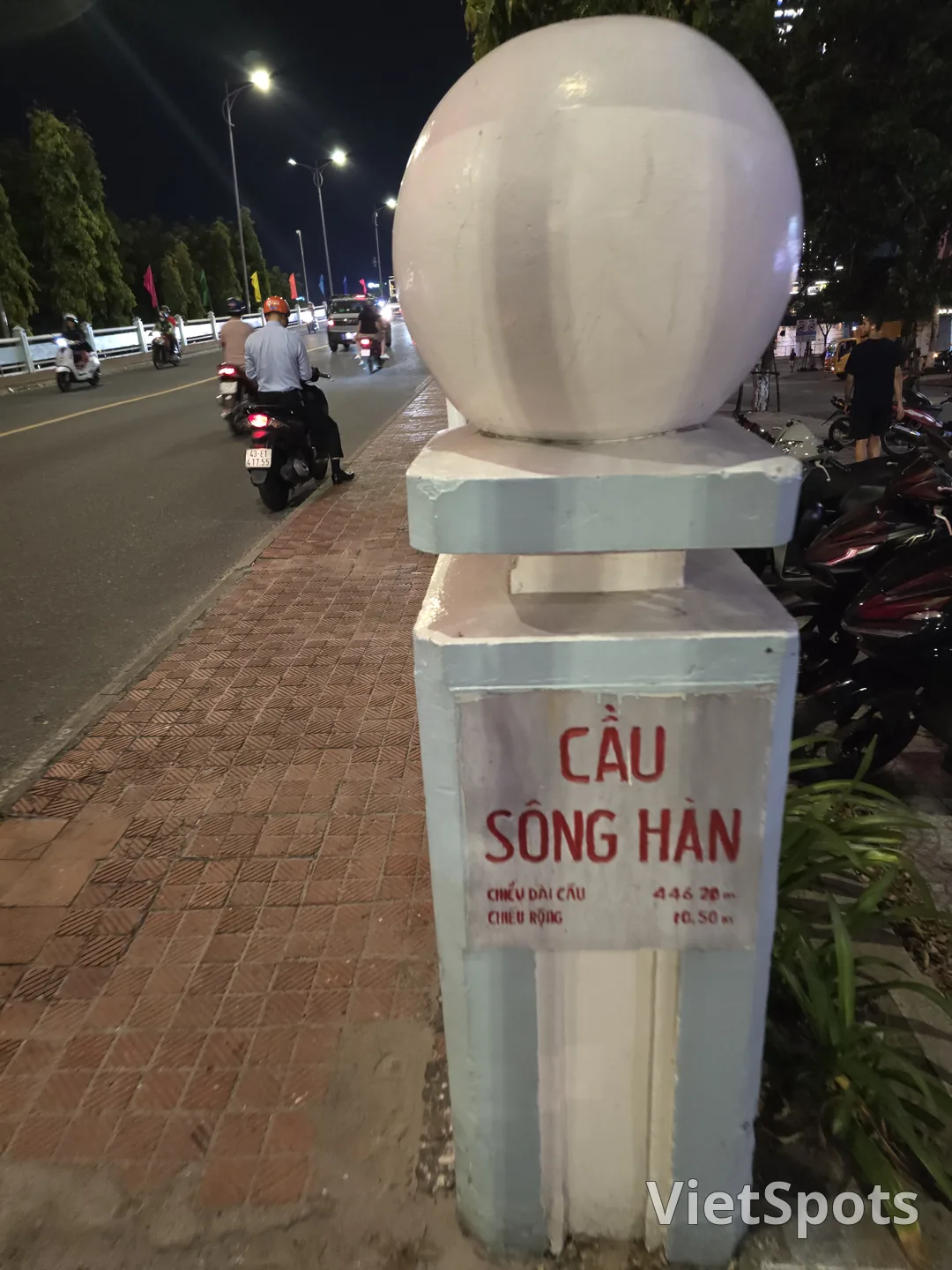 มาเดินเที่ยวชมวิวยามค่ำคืนของแม่น้ำฮันกันเถอะ Han River Bridge Cầu Sông Hàn