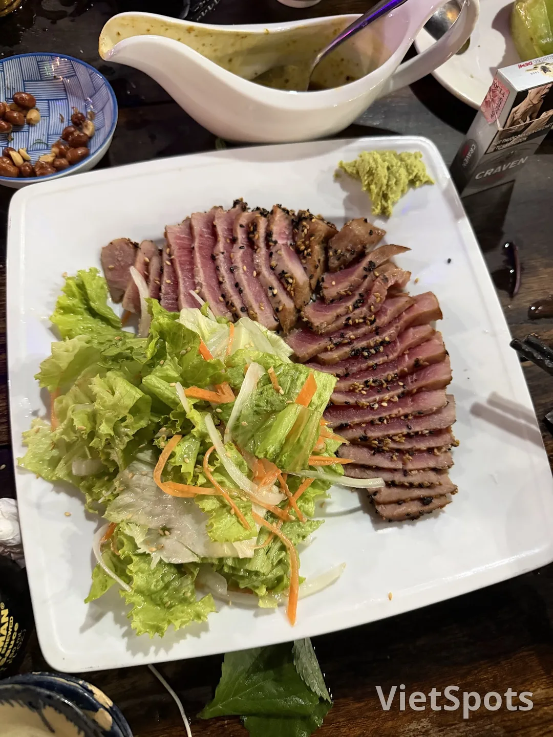 ร้านเหมื่อยเรา – ยำปลาเฮร์ริงและอาหารทะเลสด 🐟 ร้านนั่งดื่มที่คนดานังหลงรัก