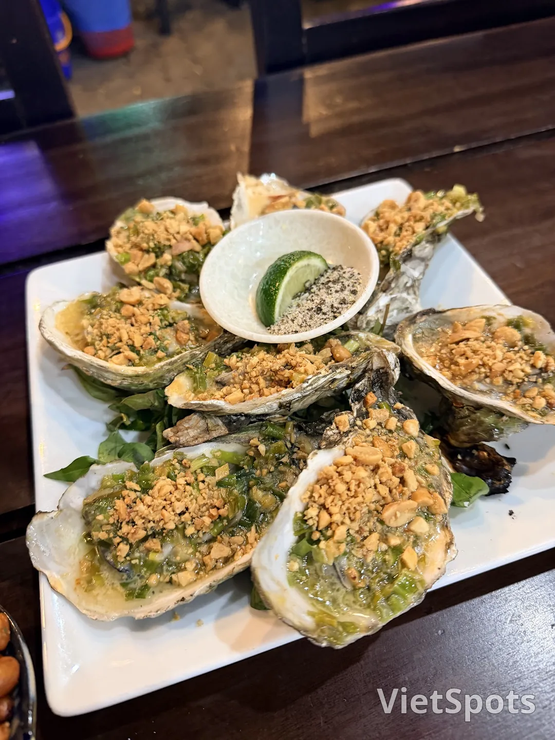 ร้านเหมื่อยเรา – ยำปลาเฮร์ริงและอาหารทะเลสด 🐟 ร้านนั่งดื่มที่คนดานังหลงรัก