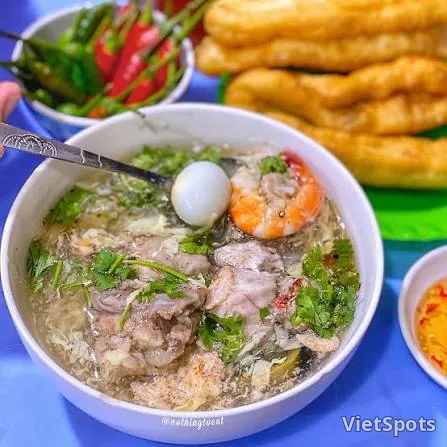 🥣 TIỆM ĂN 777 ĐỐNG ĐA: COME FOR THE CRAB SOUP WITH PIG BRAIN DROWNING IN TOPPINGS, STAY FOR THE SUPER CHARMING, FLAMBOYANT OWNER! 😂