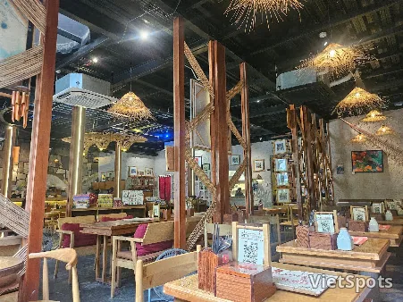 Vietnom Local Eatery ダナン – ひと味違うコミュニケーション体験を通してベトナム料理を発見しよう