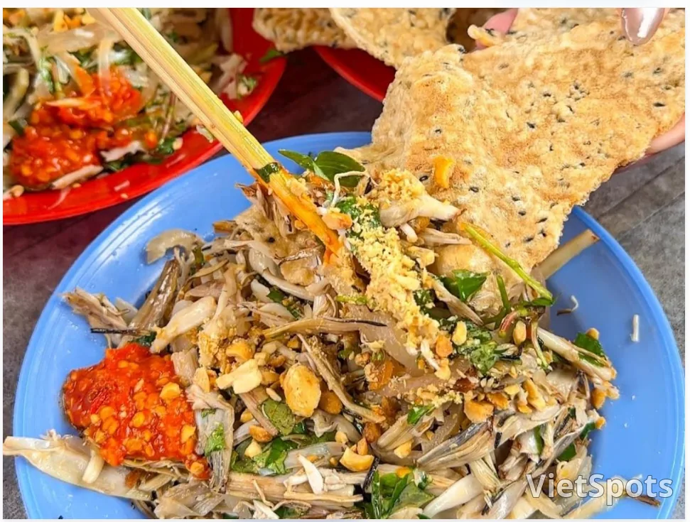ยำขนุนดานัง – ของกินเล่นพื้นบ้านแสนธรรมดา แต่กินแล้วติดใจจนเลิกไม่ได้
