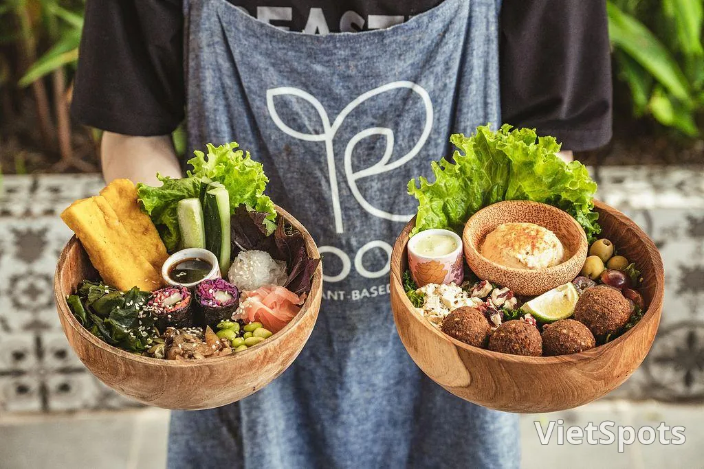 ROOTS Plant-Based Café ダナン – ミーケービーチ近くでモダンなヴィーガン料理を発見しよう