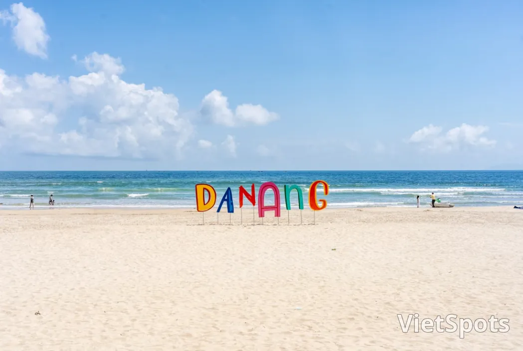 🏨 6 Things to Check Before the Photos When Booking a Hotel in Da Nang