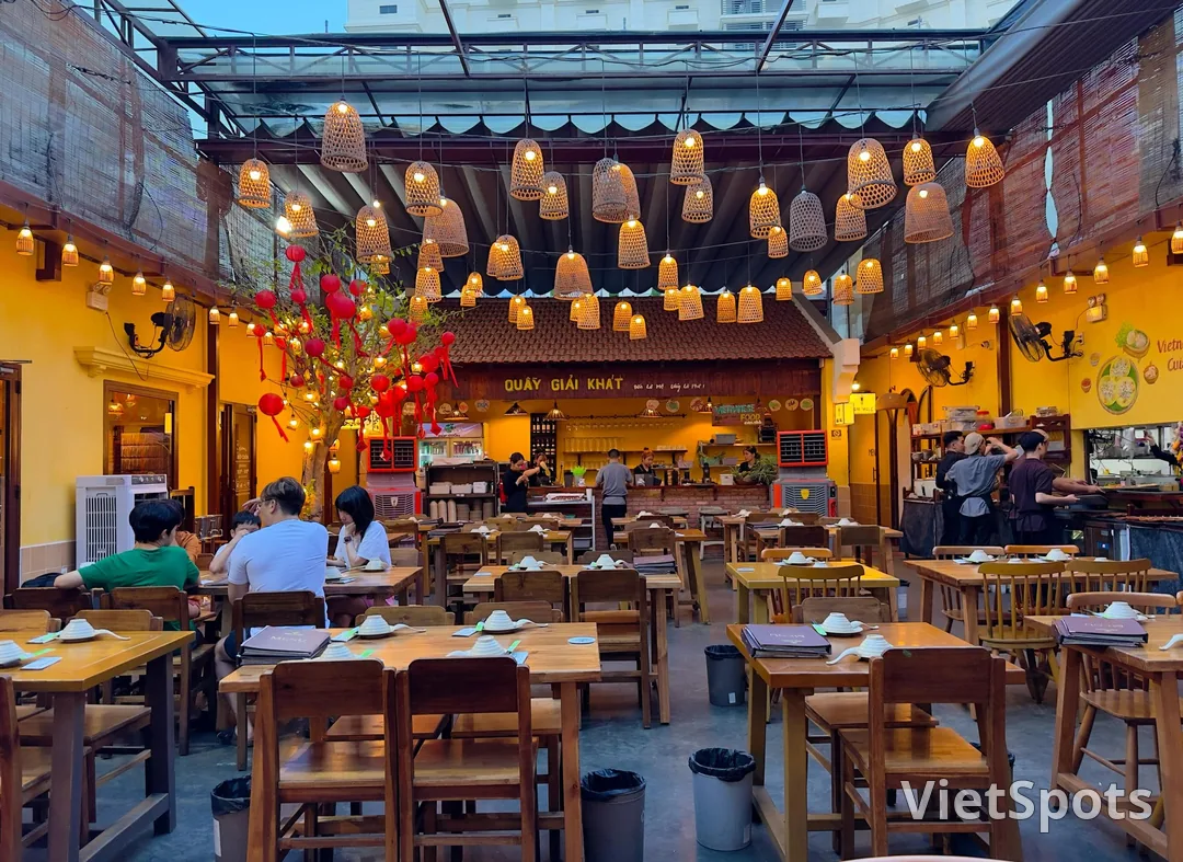 Bếp Cuốn Đà Nẵng – Discover Vietnamese cuisine through traditional rolled dishes